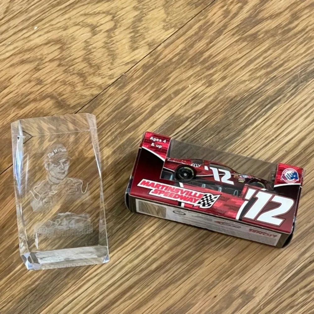 Lionel‎ NASCAR Collectibles 1:64 Scale 12 Martinsville Speedway 2012 Limited Ed